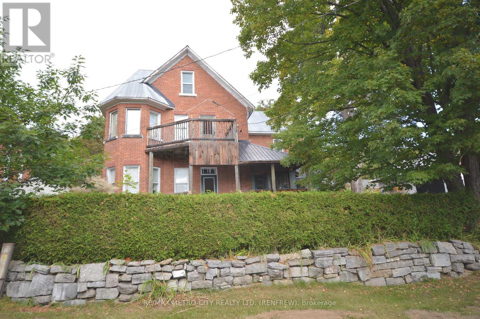 193 Oak Street, Bonnechere Valley, Ontario  K0J 1T0 - Photo 2 - X13796536
