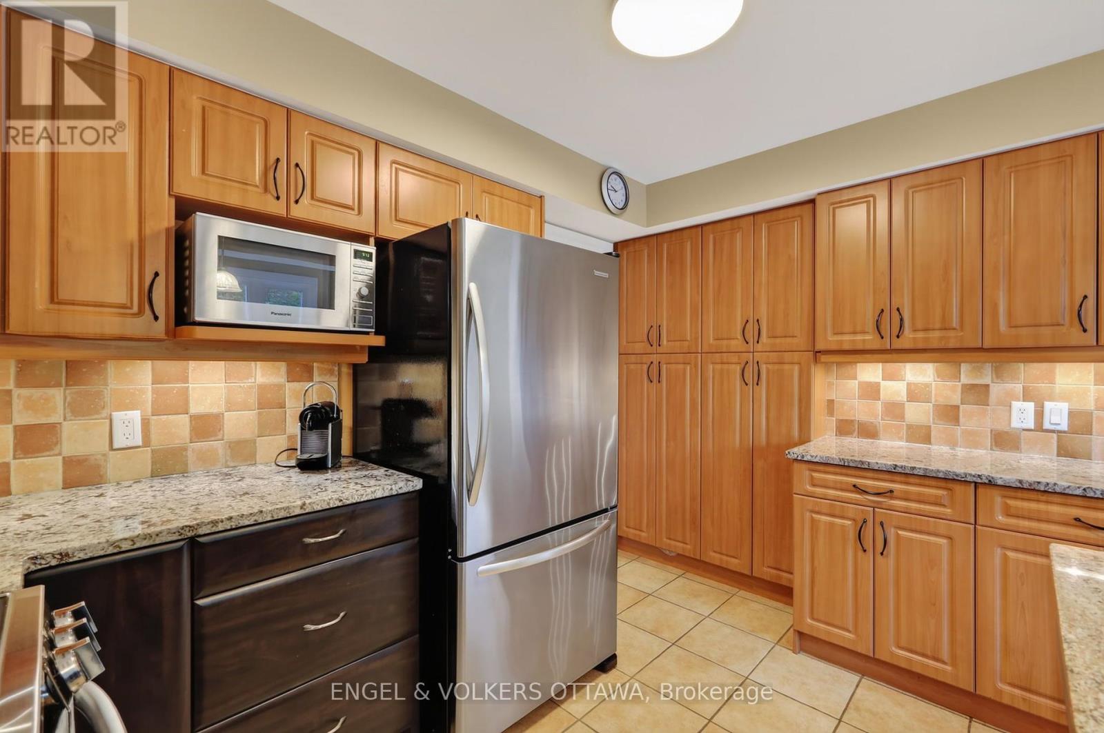 2106 Lamira Street, Ottawa, Ontario  K1H 8N9 - Photo 12 - X13796380