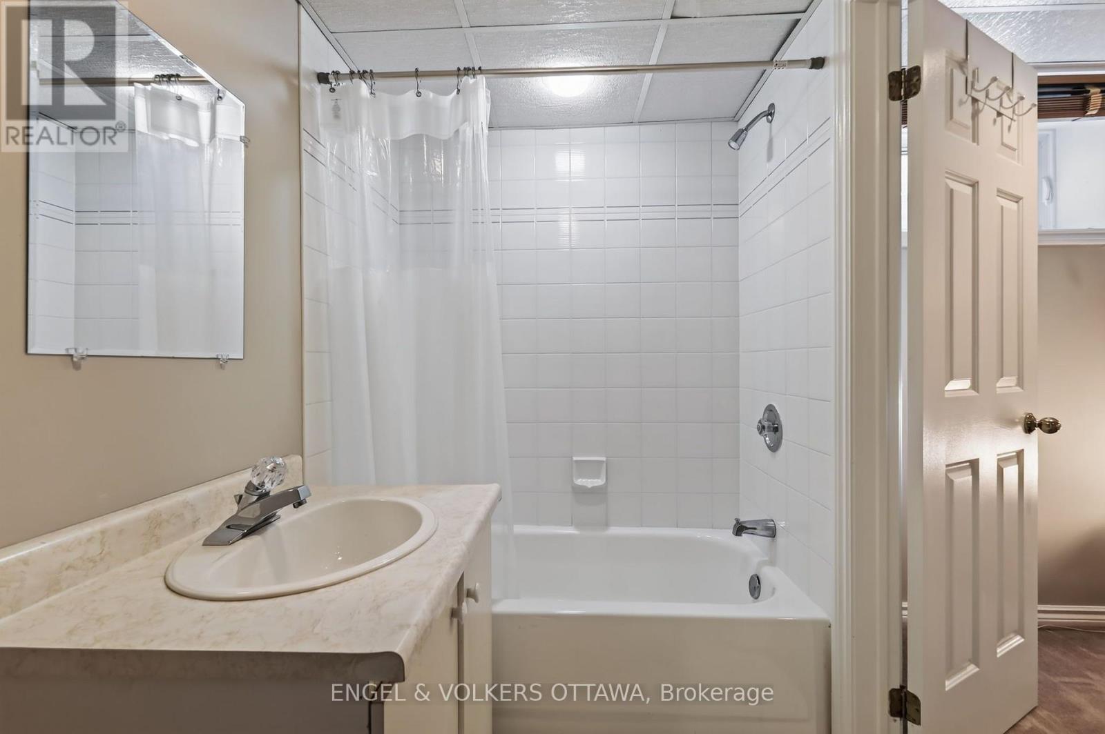 2106 Lamira Street, Ottawa, Ontario  K1H 8N9 - Photo 31 - X13796380