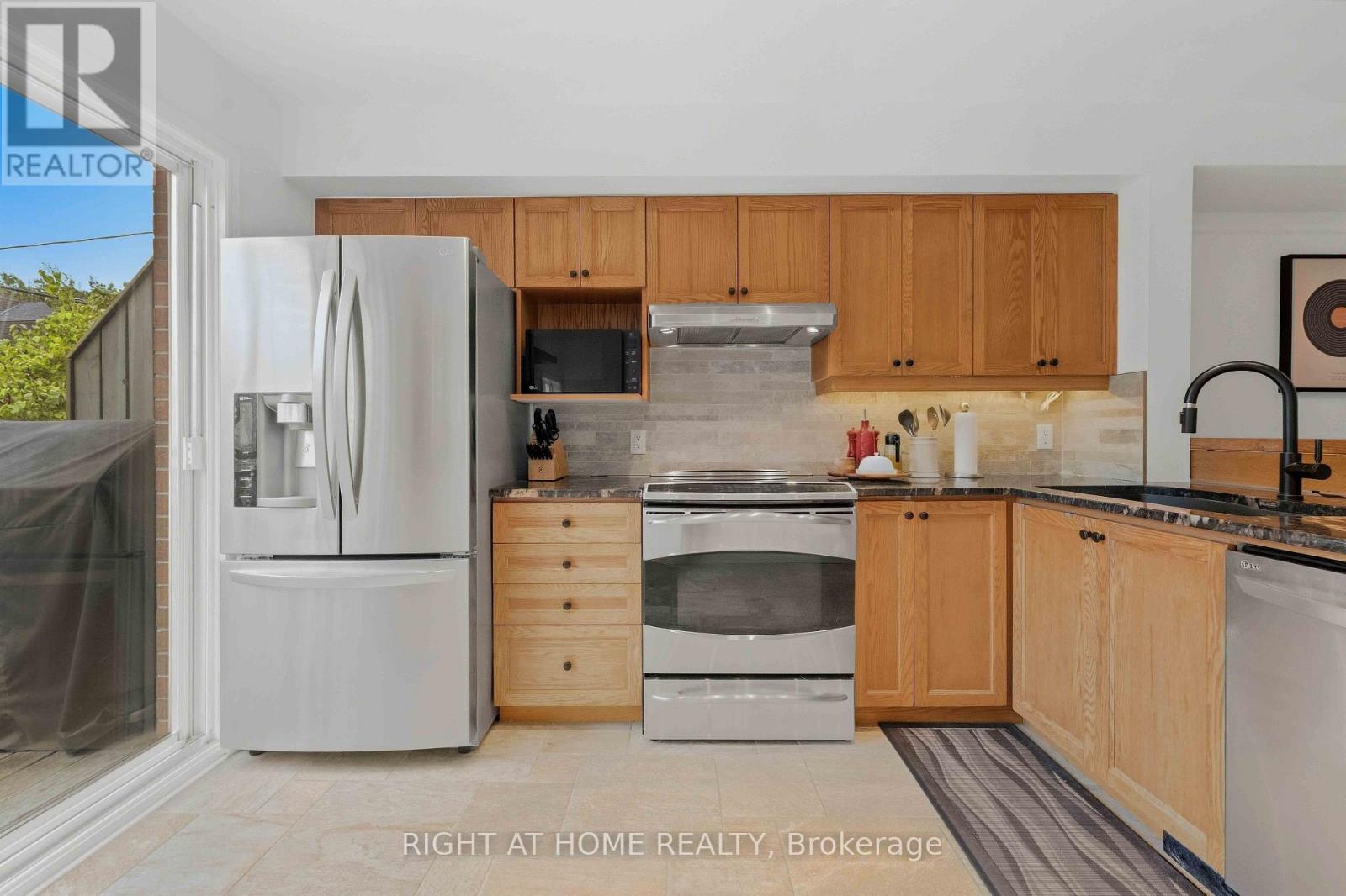 581 Lisgar Street, Ottawa, Ontario  K1R 5H6 - Photo 17 - X13796386