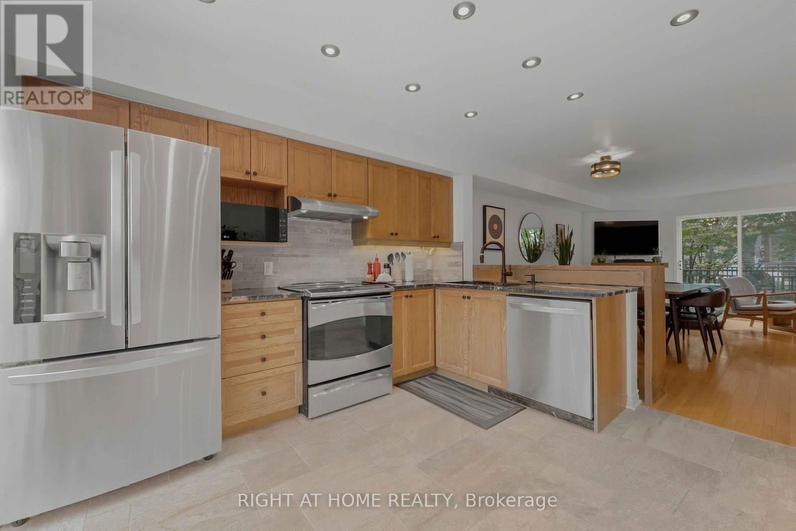 581 Lisgar Street, Ottawa, Ontario  K1R 5H6 - Photo 18 - X13796386