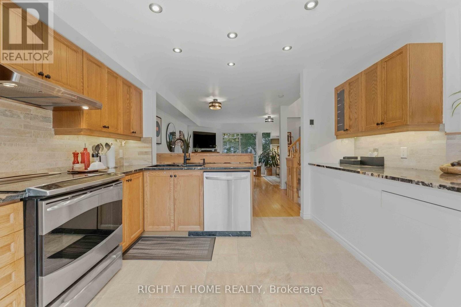581 Lisgar Street, Ottawa, Ontario  K1R 5H6 - Photo 19 - X13796386