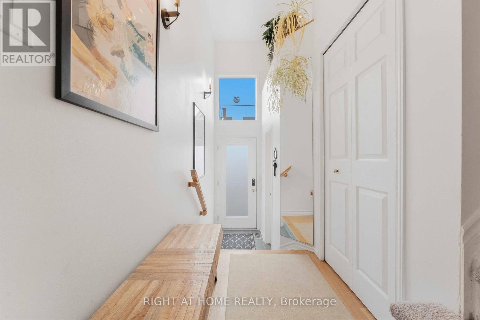 581 Lisgar Street, Ottawa, Ontario  K1R 5H6 - Photo 3 - X13796386