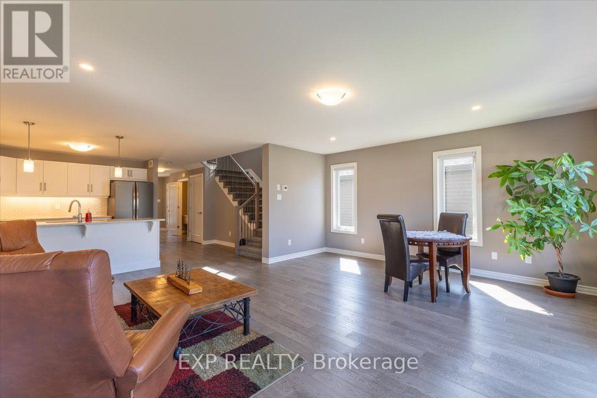 64 Horton Street, Mississippi Mills, Ontario  K0A 1A0 - Photo 12 - X13796658