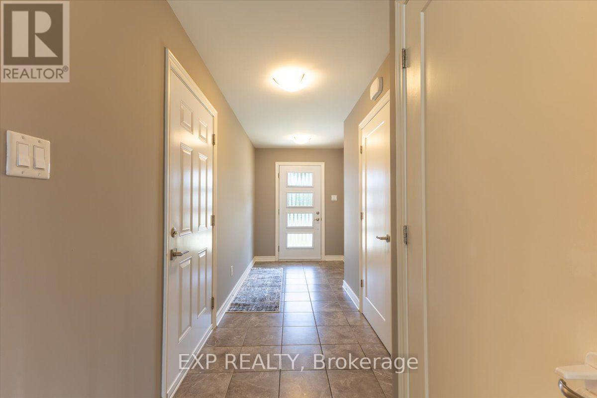 64 Horton Street, Mississippi Mills, Ontario  K0A 1A0 - Photo 13 - X13796658
