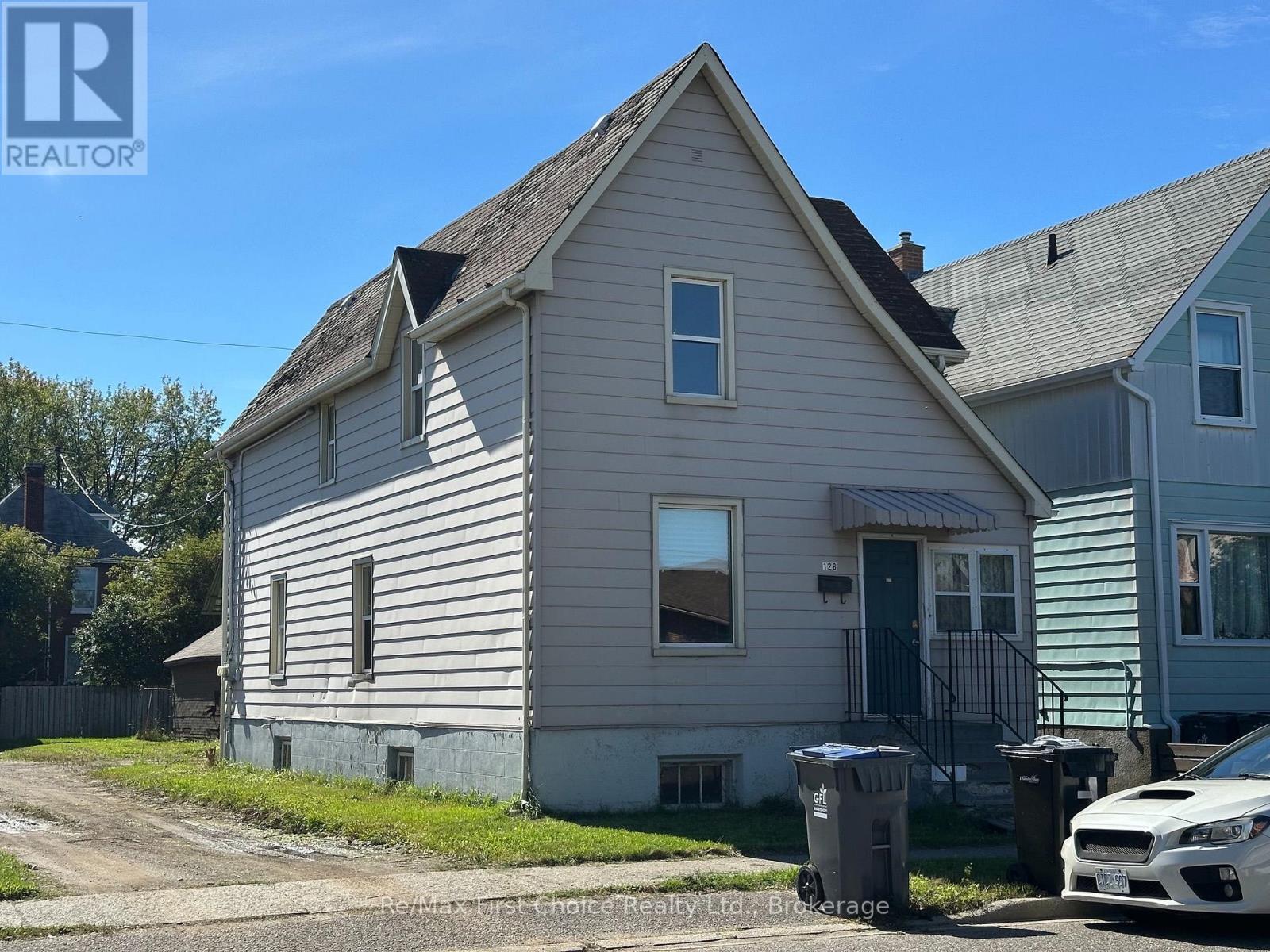 128 Cumming Street, Thunder Bay, Ontario  P7C 1N7 - Photo 2 - X13796422