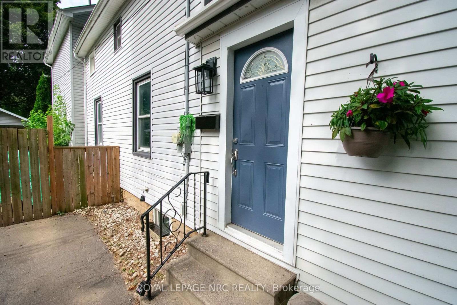 199 York Street, St. Catharines, Ontario  L2R 6G3 - Photo 3 - X13796692