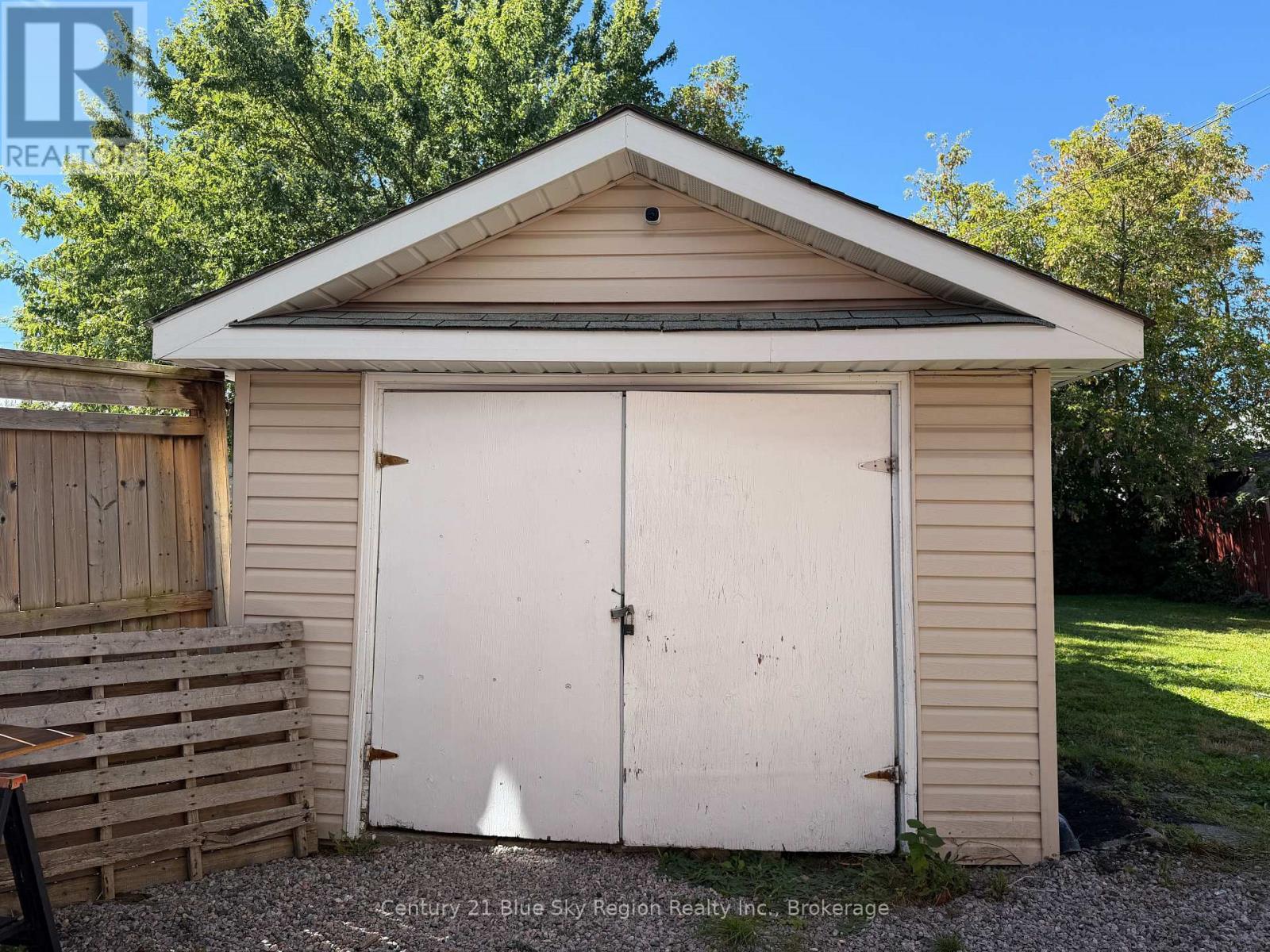 161 Fifth Avenue E, North Bay, Ontario  P1B 1N5 - Photo 2 - X13796546