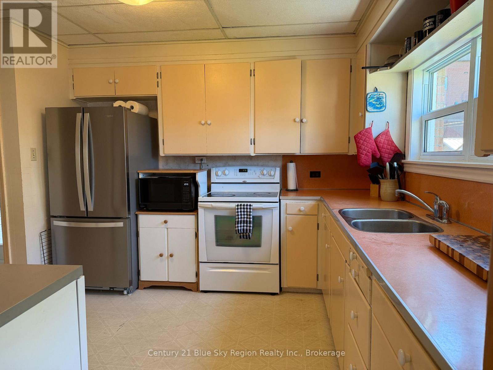 161 Fifth Avenue E, North Bay, Ontario  P1B 1N5 - Photo 3 - X13796546