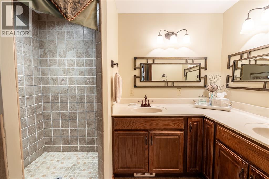 3079 St. Clair Parkway, Sombra, Ontario  N0P 2H0 - Photo 21 - 26022854