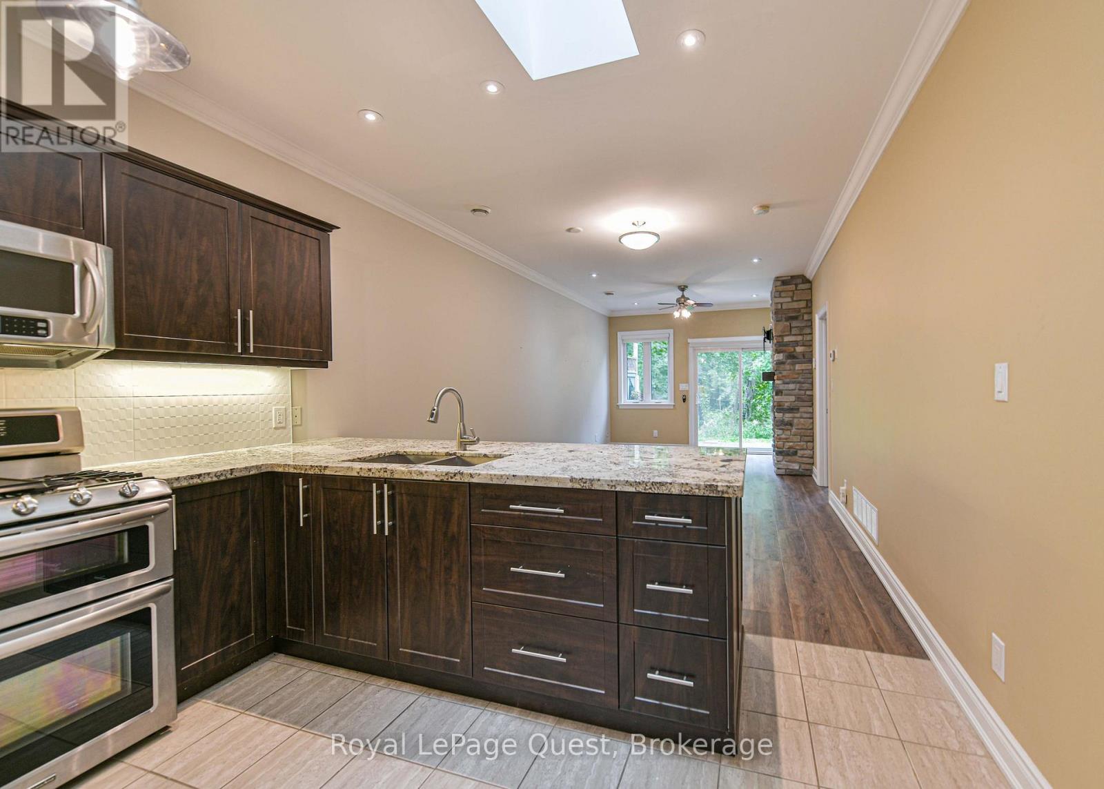 37 Riverwalk Drive, Severn (Coldwater), Ontario  L0K 1E0 - Photo 9 - S13796382