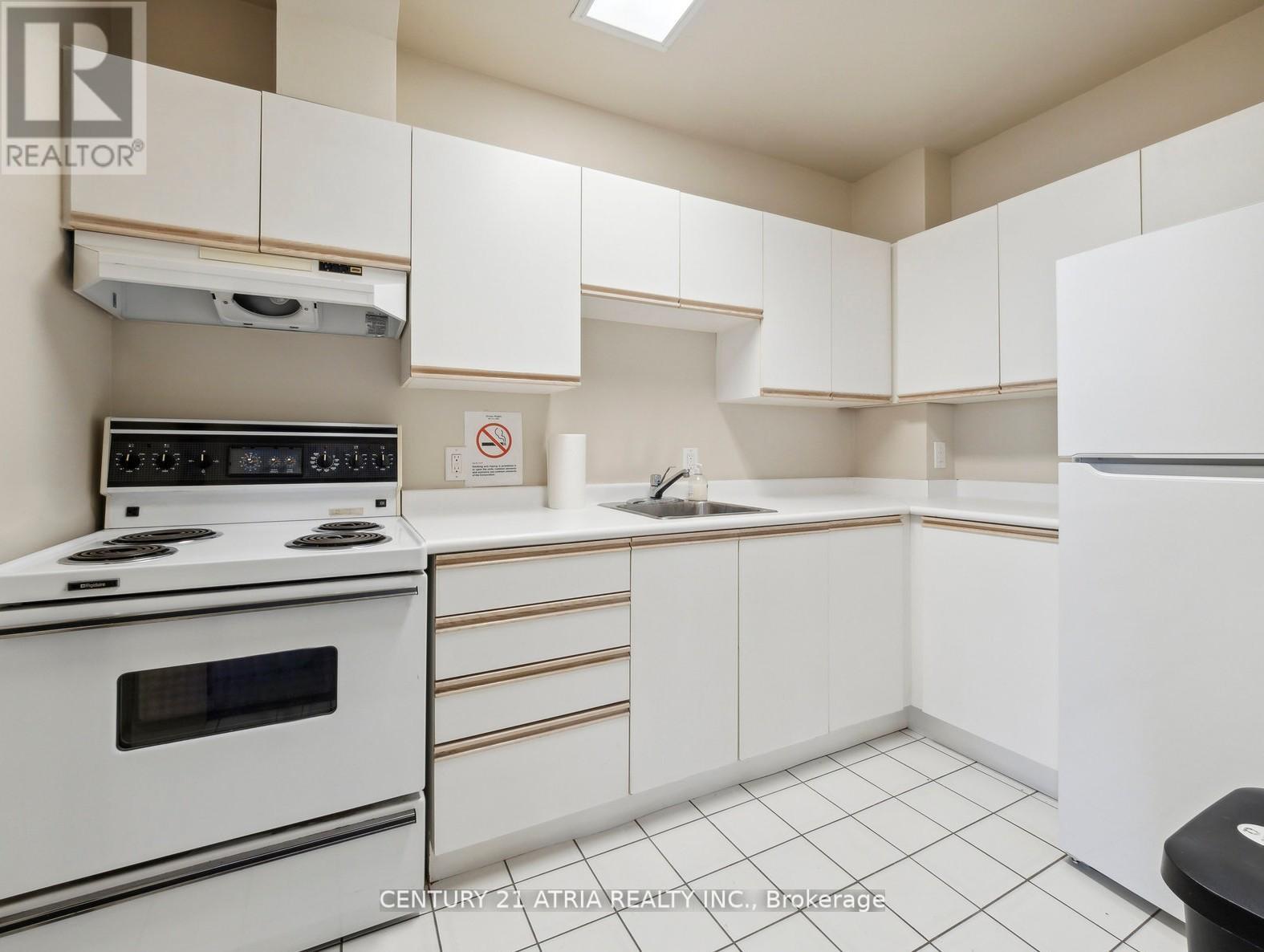 310 - 897 Sheppard Avenue W, Toronto, Ontario  M3H 2T4 - Photo 32 - C13796356