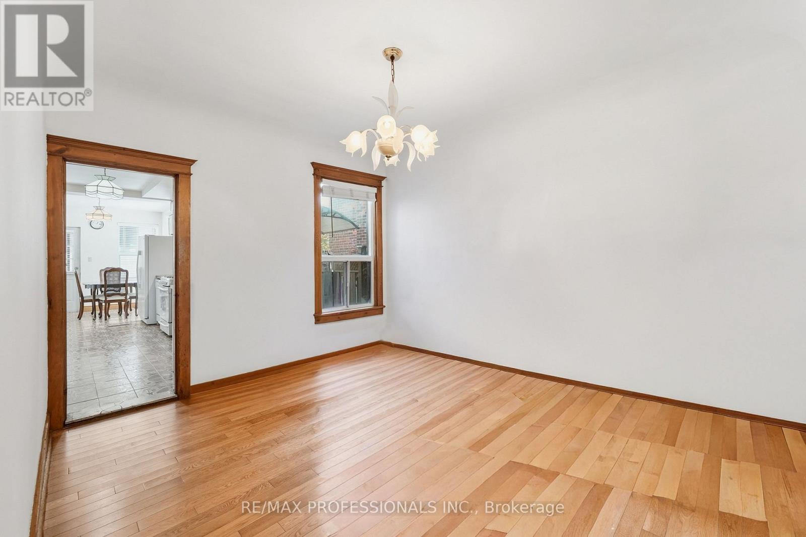 227 Montrose Avenue, Toronto, Ontario  M6G 3G6 - Photo 13 - C13796430