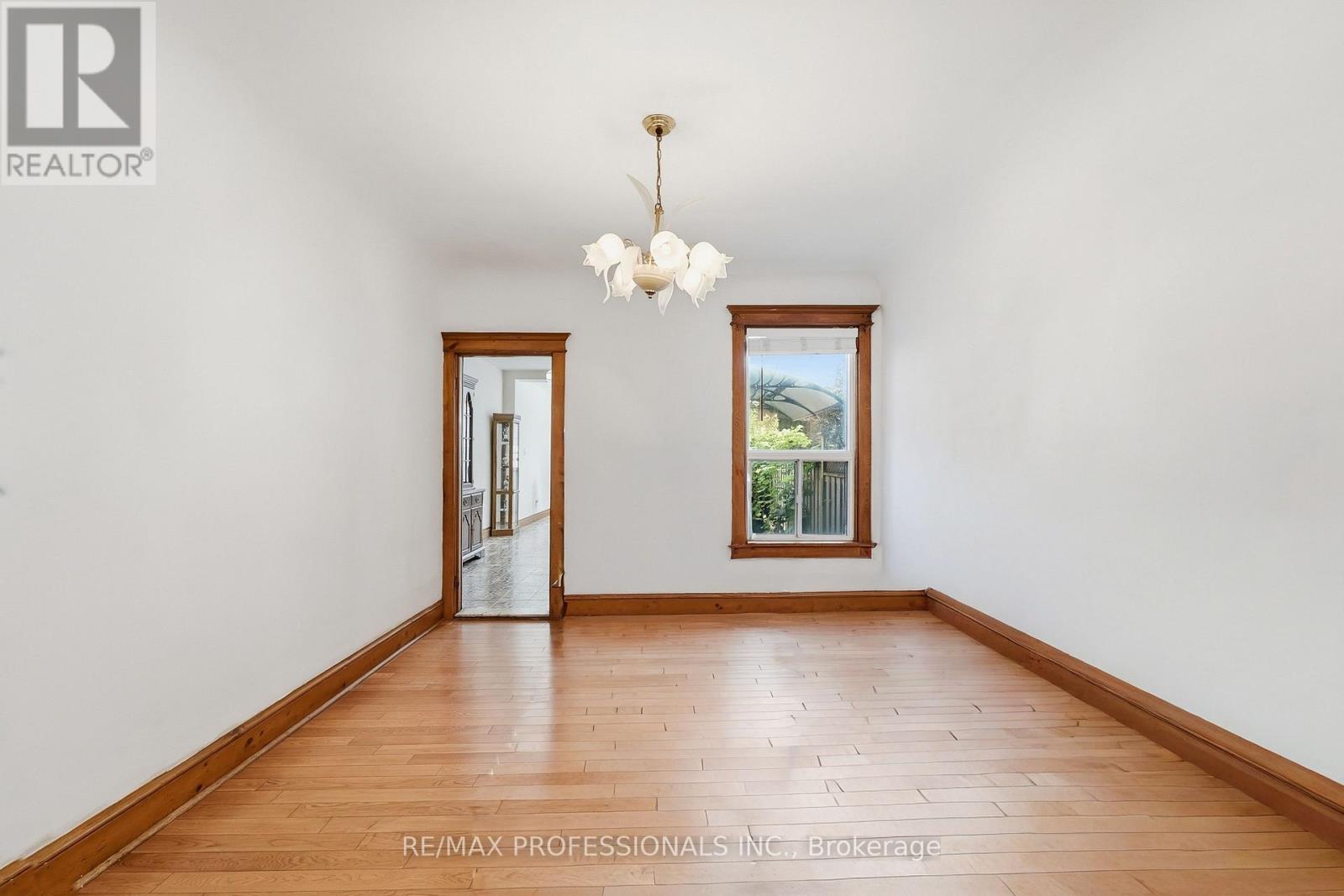 227 Montrose Avenue, Toronto, Ontario  M6G 3G6 - Photo 14 - C13796430