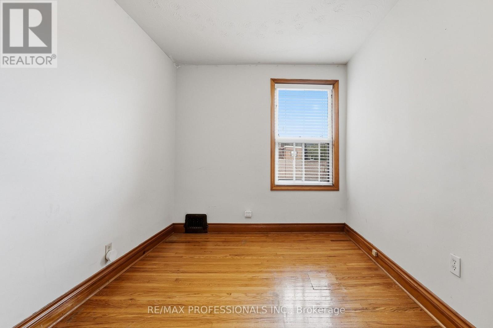 227 Montrose Avenue, Toronto, Ontario  M6G 3G6 - Photo 26 - C13796430