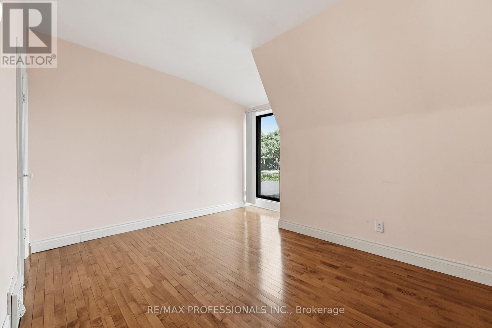 227 Montrose Avenue, Toronto, Ontario  M6G 3G6 - Photo 32 - C13796430