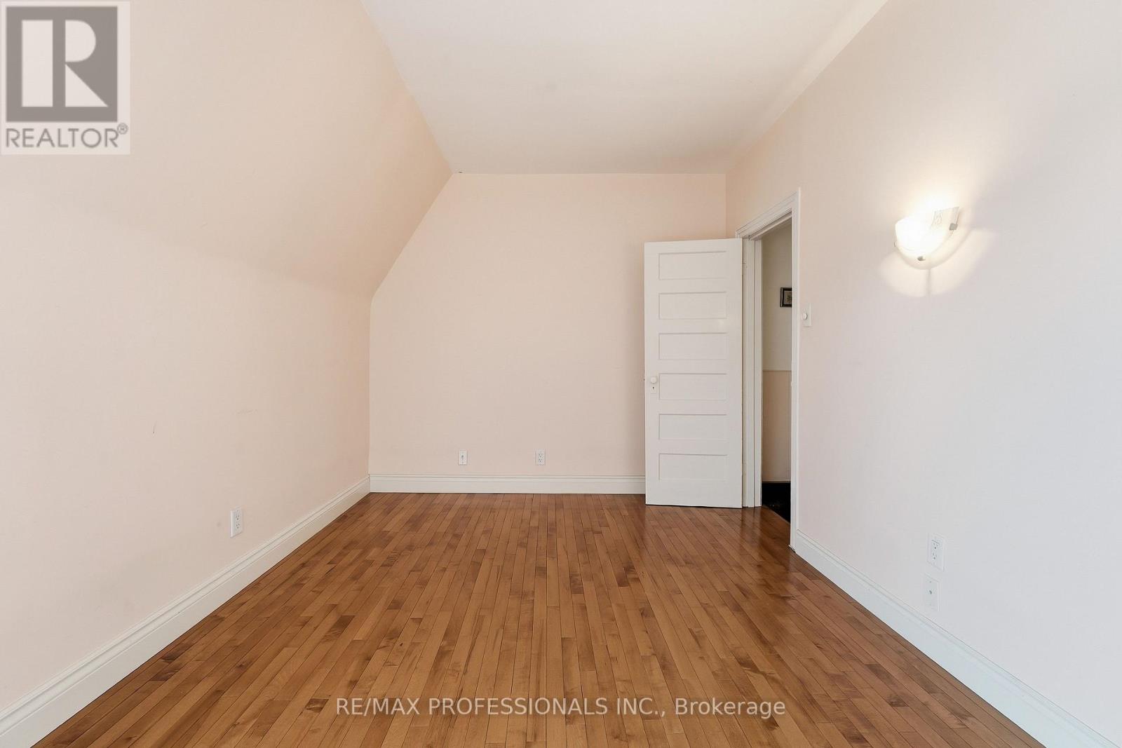 227 Montrose Avenue, Toronto, Ontario  M6G 3G6 - Photo 33 - C13796430