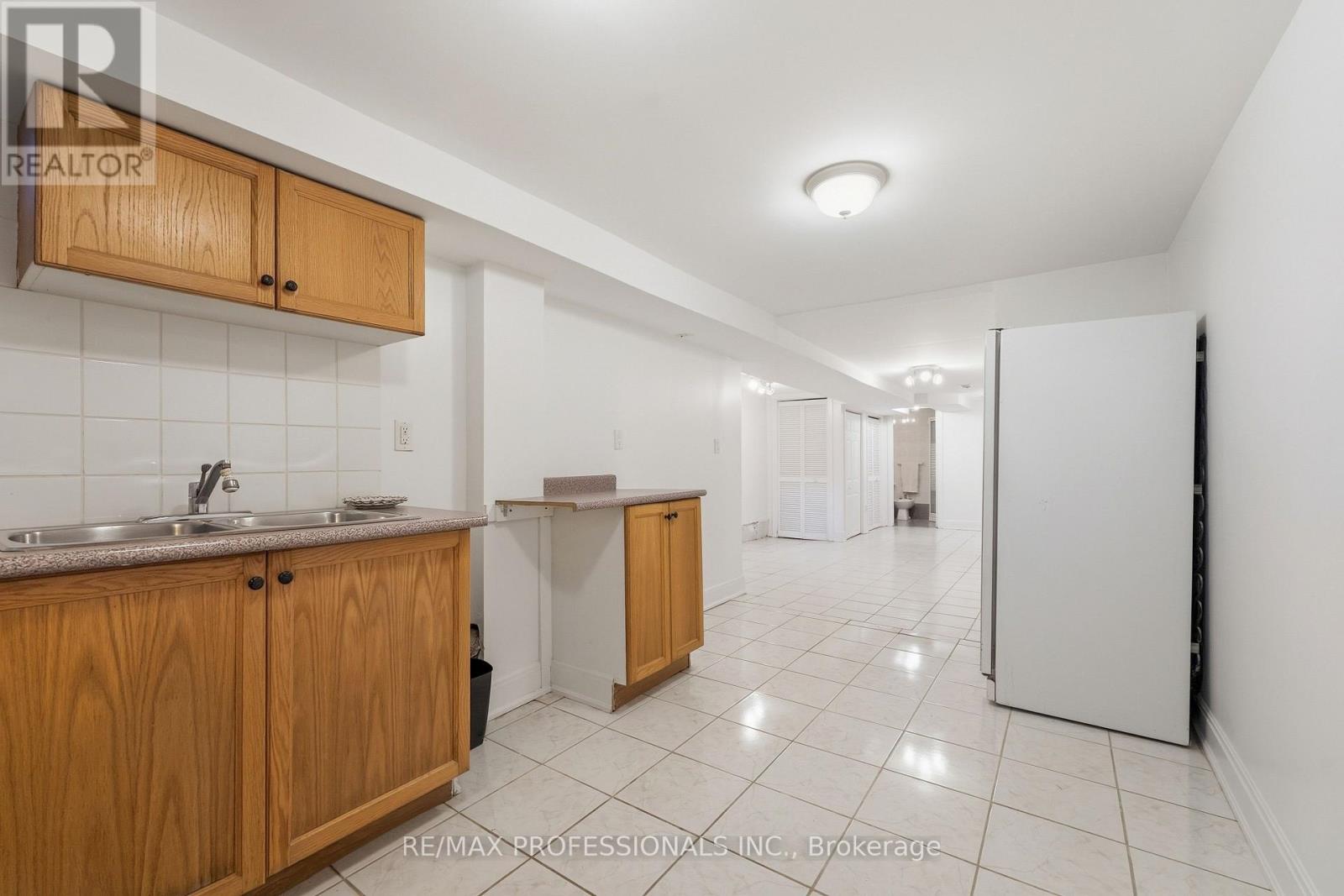 227 Montrose Avenue, Toronto, Ontario  M6G 3G6 - Photo 38 - C13796430