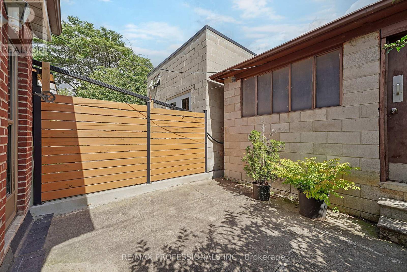 227 Montrose Avenue, Toronto, Ontario  M6G 3G6 - Photo 46 - C13796430