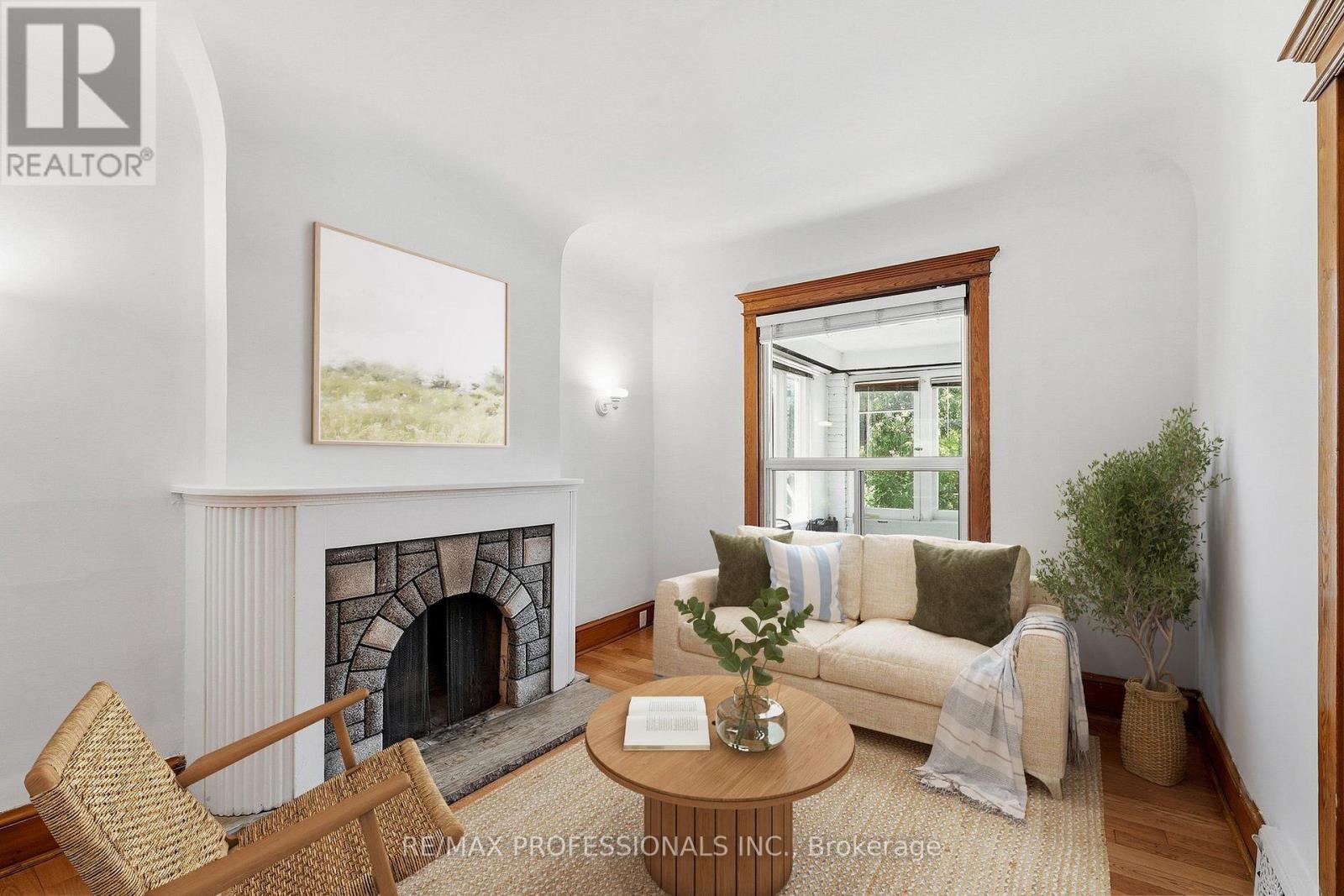 227 Montrose Avenue, Toronto, Ontario  M6G 3G6 - Photo 7 - C13796430