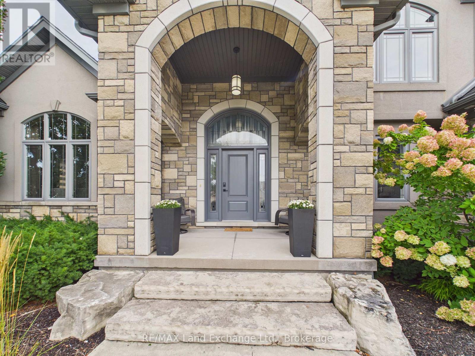 342 Westwood Drive, Brockton, Ontario  N0G 2V0 - Photo 3 - X13796574