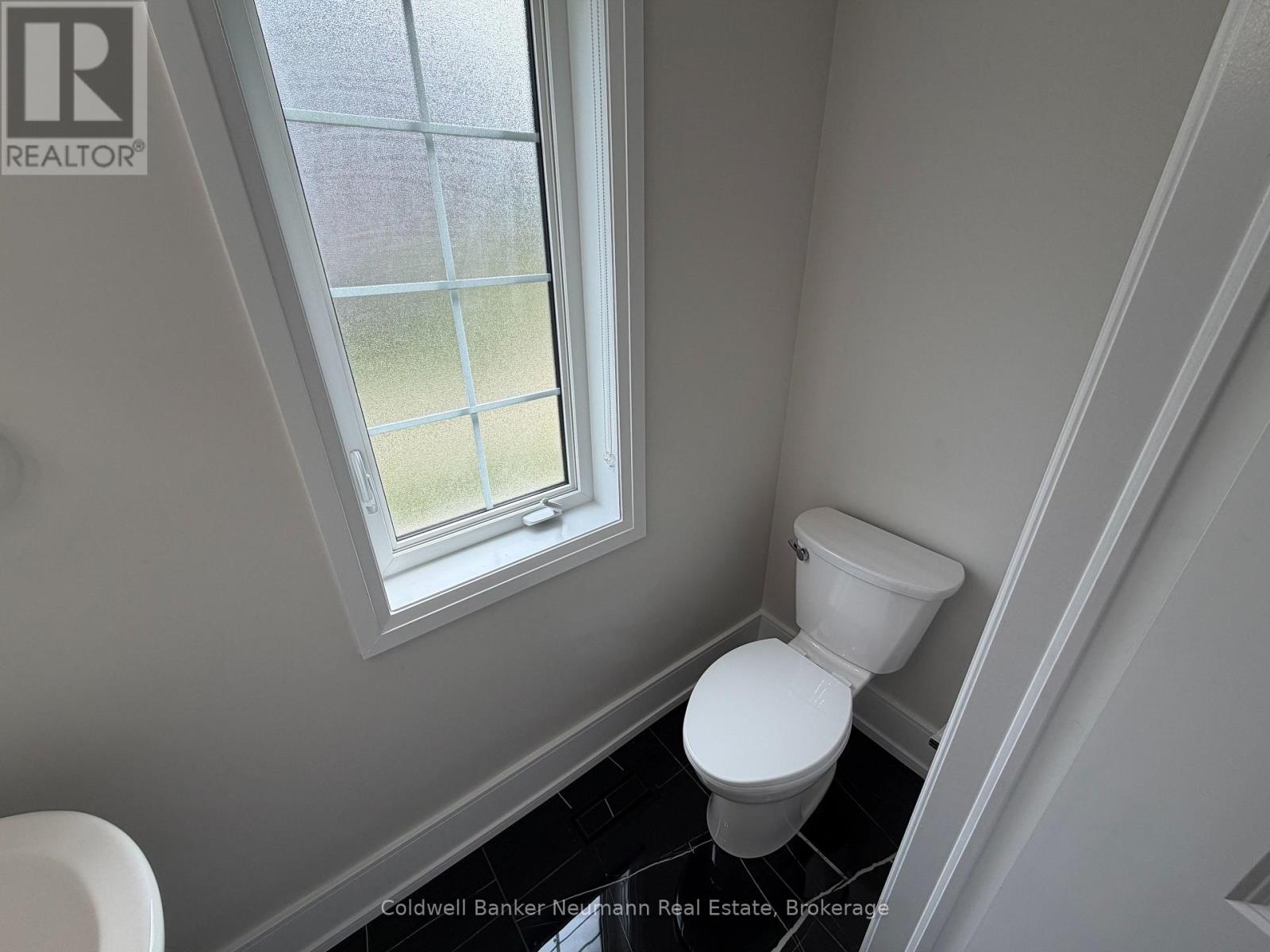 157 South Creek Drive, Kitchener, Ontario  N2P 2N3 - Photo 6 - X13796634