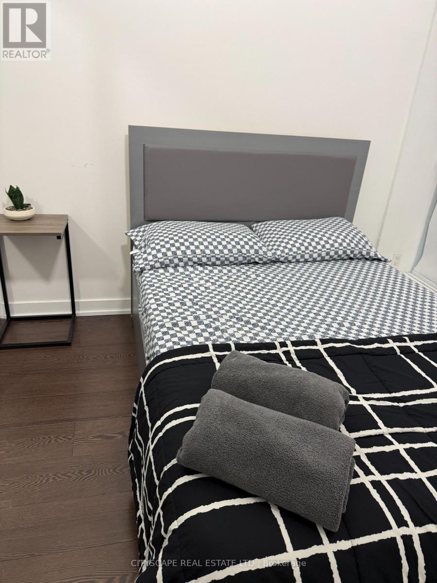 Th03 - 20 Bruyeres Mews, Toronto, Ontario  M5V 0G8 - Photo 5 - C13796142