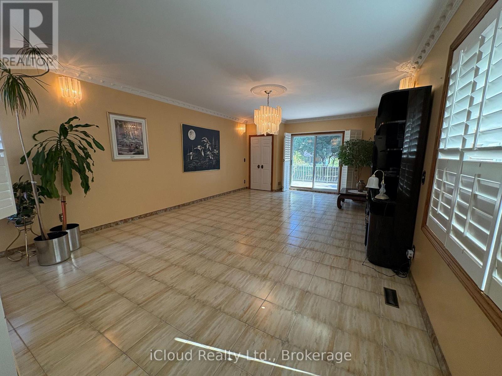 9 Benalto Road, Toronto, Ontario  M6A 2R7 - Photo 18 - W13696546
