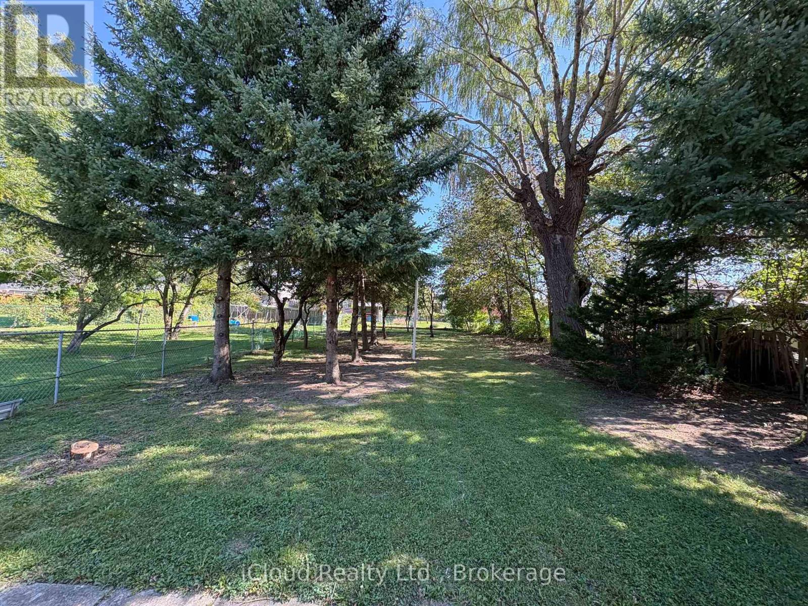 9 Benalto Road, Toronto, Ontario  M6A 2R7 - Photo 49 - W13696546