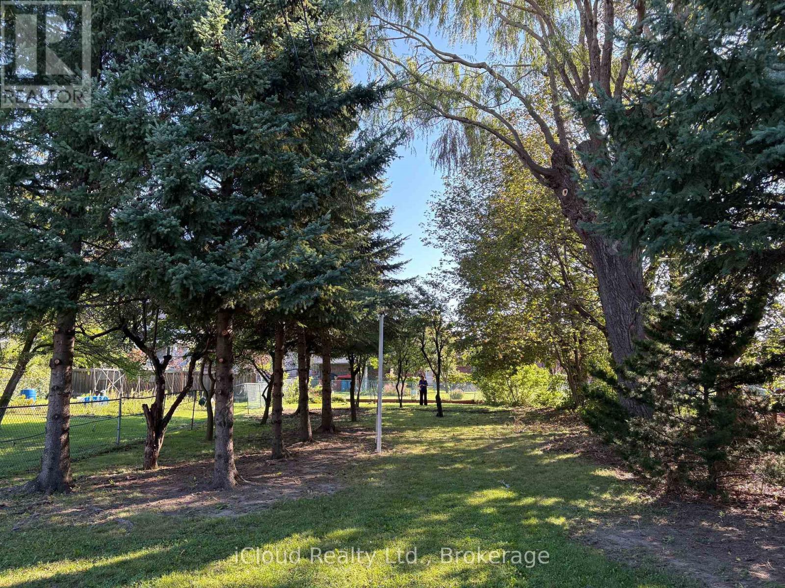 9 Benalto Road, Toronto, Ontario  M6A 2R7 - Photo 47 - W13696546