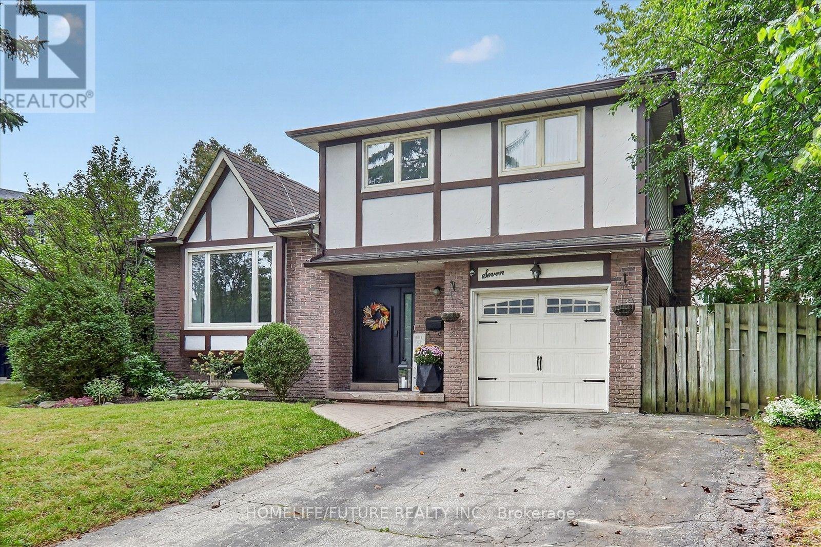 7 Toms Court, Whitby (Blue Grass Meadows), Ontario  L1N 6L6 - Photo 2 - E13796410