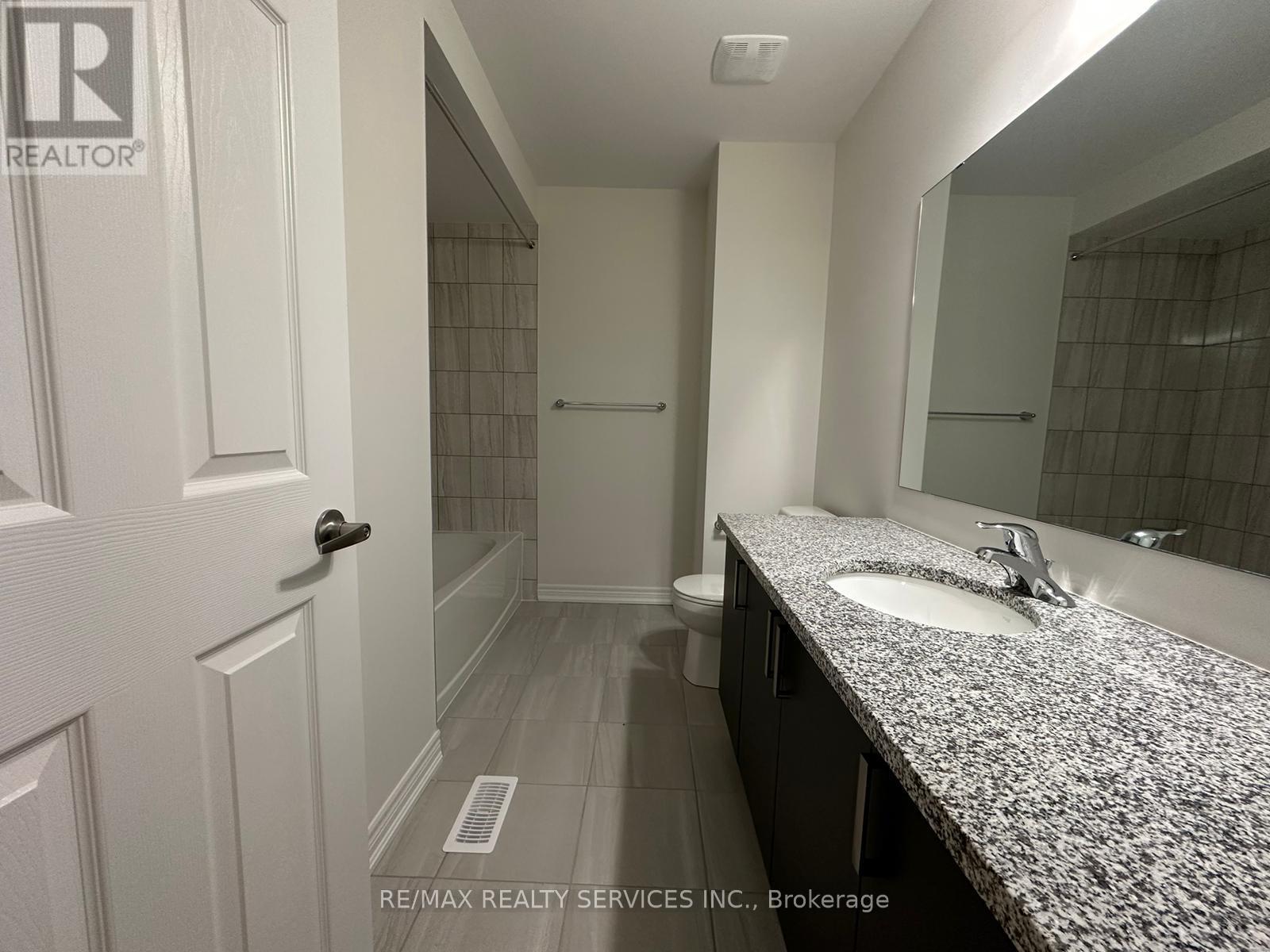 91 Air Dancer Crescent, Oshawa (Windfields), Ontario  L1L 0V3 - Photo 5 - E13796522