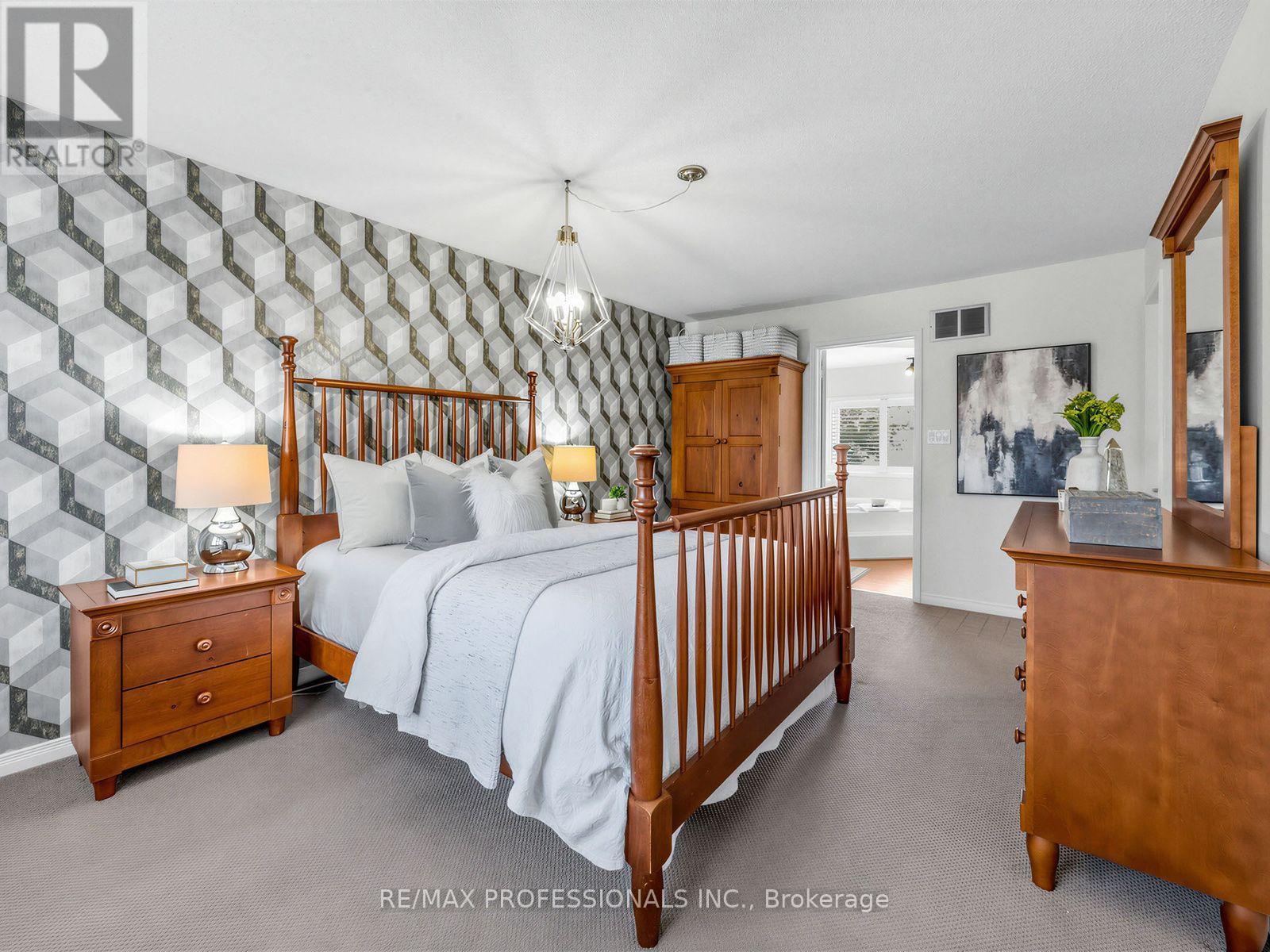 1025 Moorelands Crescent, Pickering, Ontario  L1W 3K3 - Photo 19 - E13796678