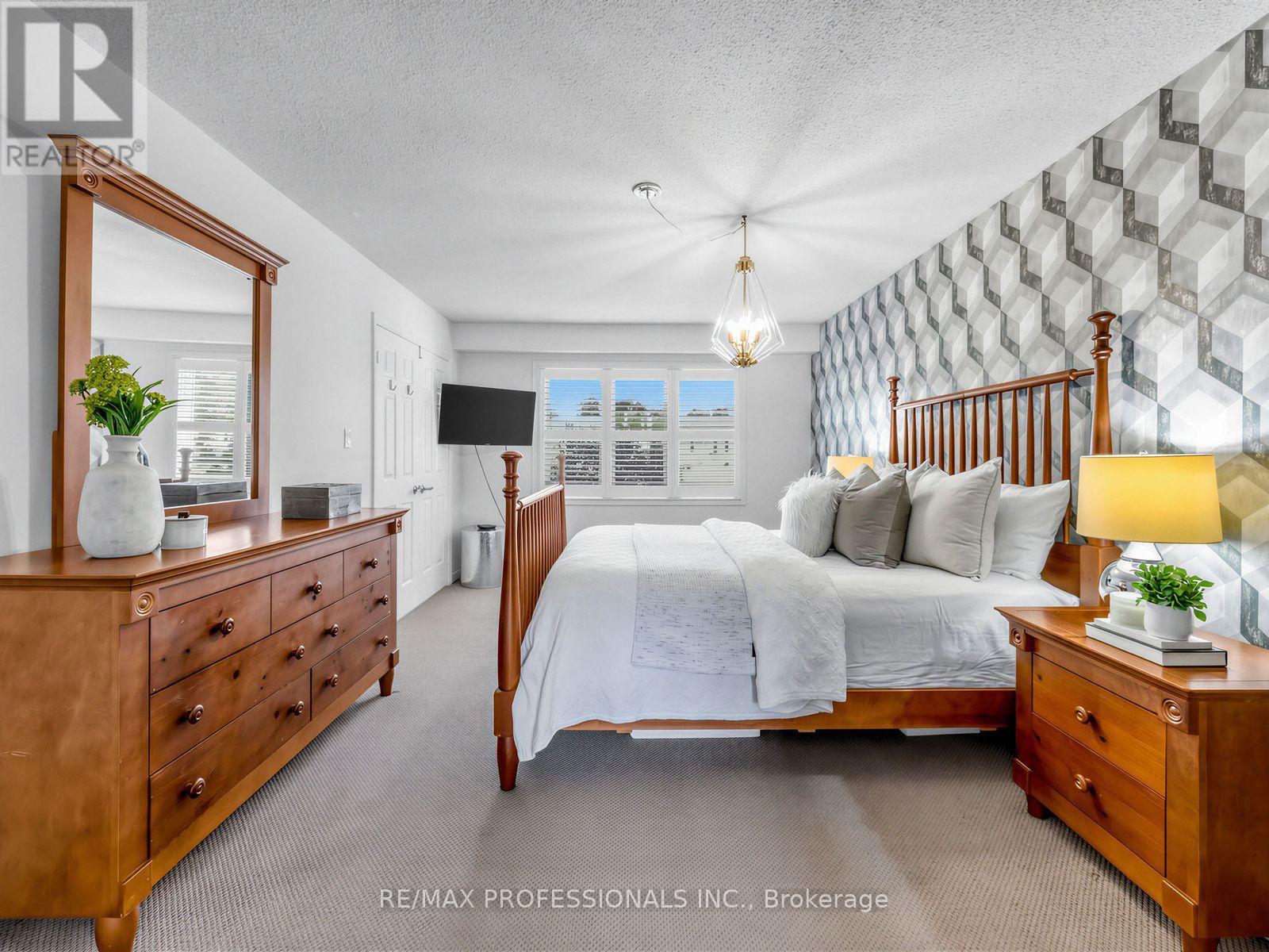 1025 Moorelands Crescent, Pickering, Ontario  L1W 3K3 - Photo 20 - E13796678