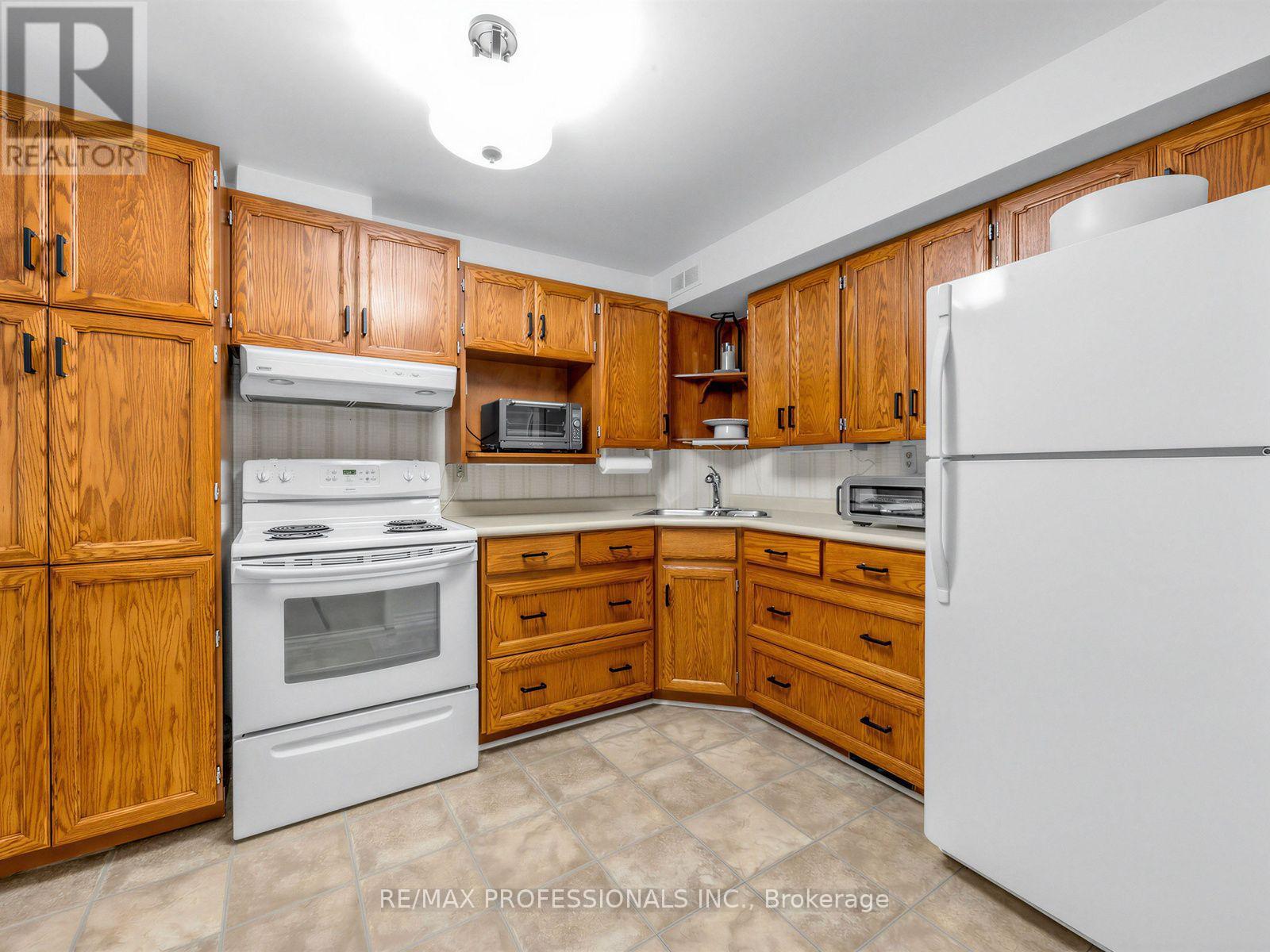 1025 Moorelands Crescent, Pickering, Ontario  L1W 3K3 - Photo 29 - E13796678