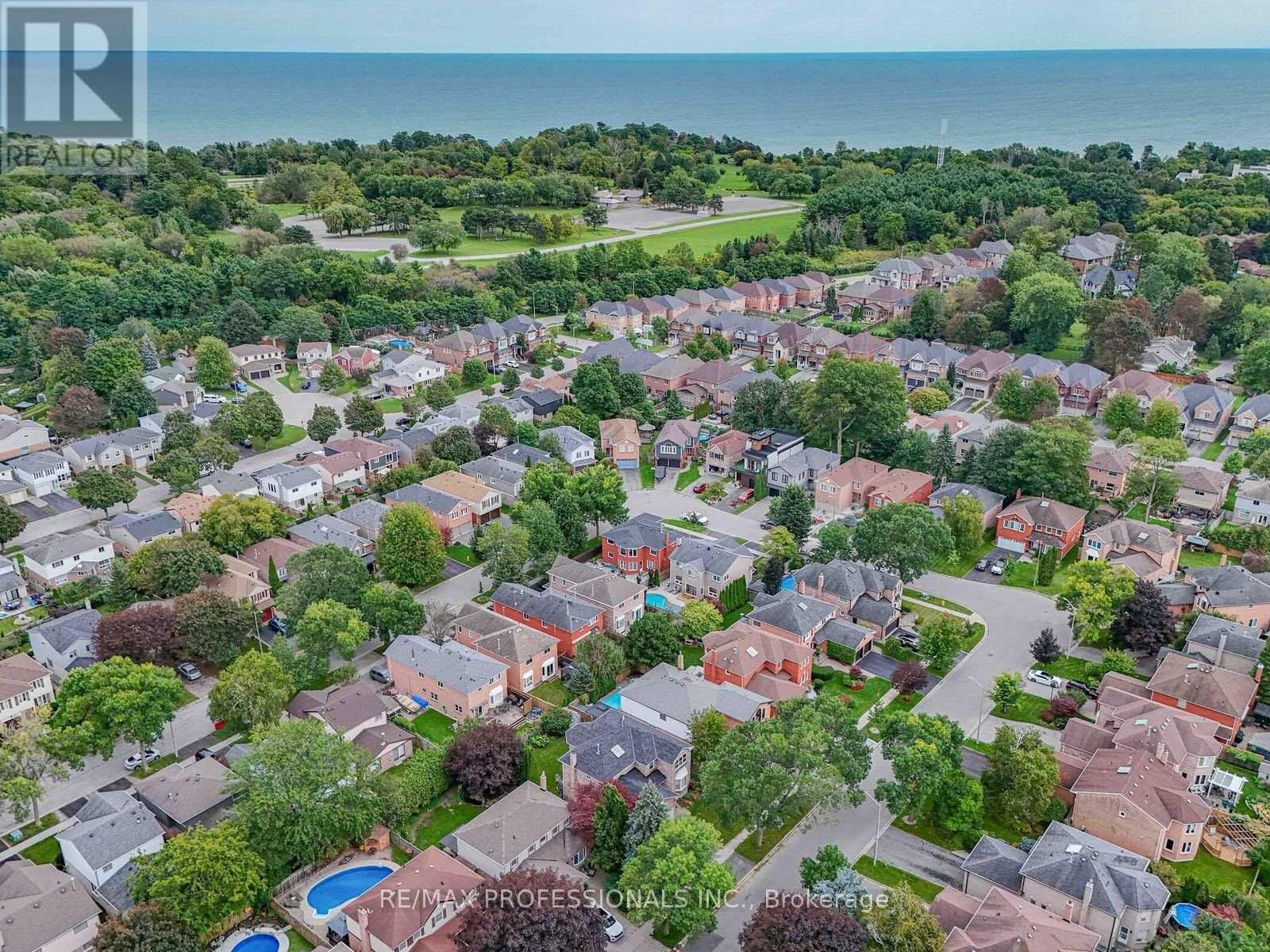 1025 Moorelands Crescent, Pickering, Ontario  L1W 3K3 - Photo 42 - E13796678