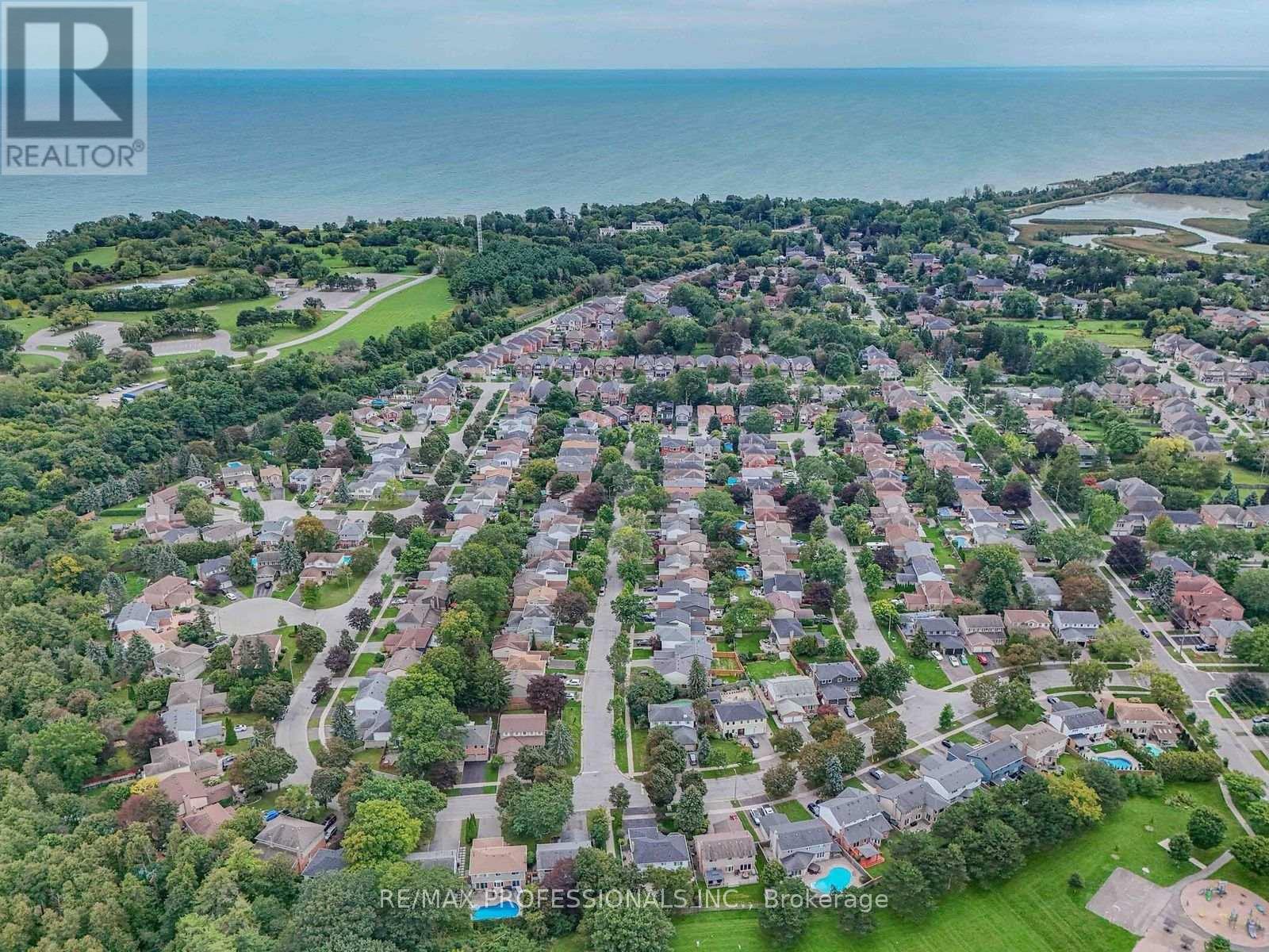 1025 Moorelands Crescent, Pickering, Ontario  L1W 3K3 - Photo 43 - E13796678