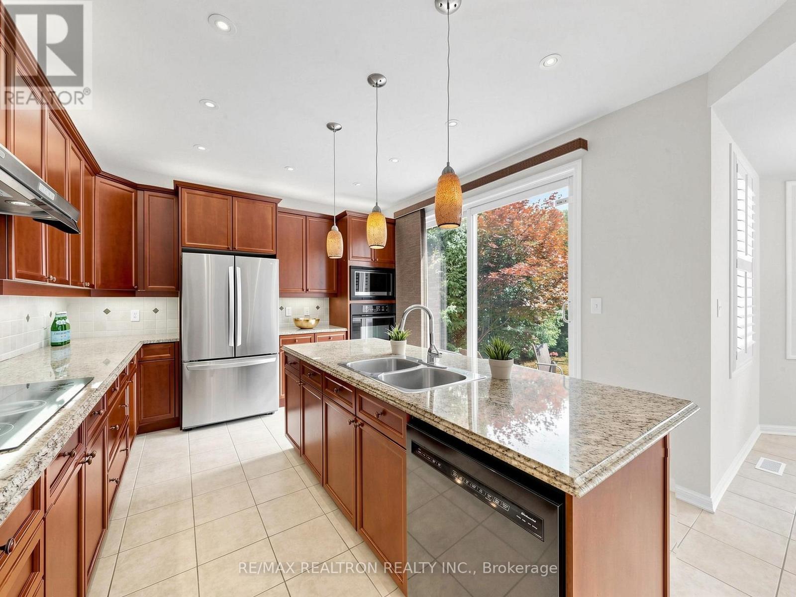 92 Clausfarm Lane, Whitchurch-Stouffville, Ontario  L4A 0M1 - Photo 17 - N13796344