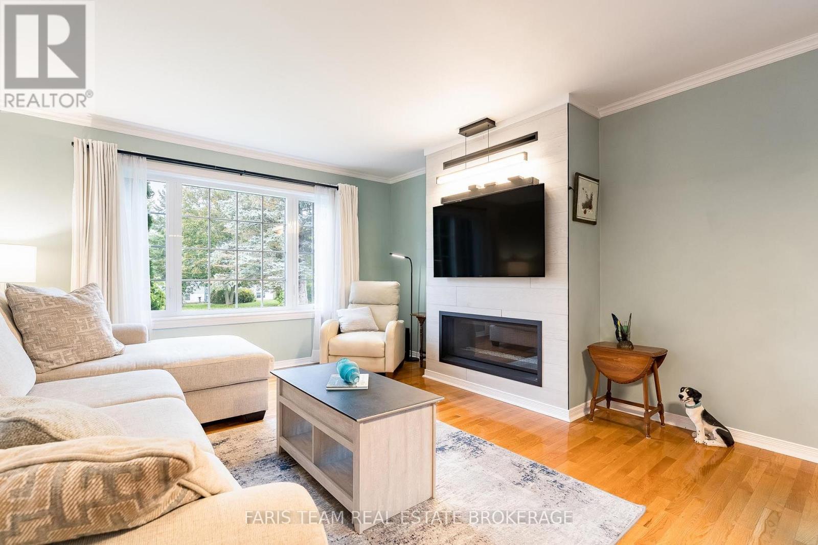 1033 Cameron Street, Innisfil, Ontario  L0L 1C0 - Photo 14 - N13796552