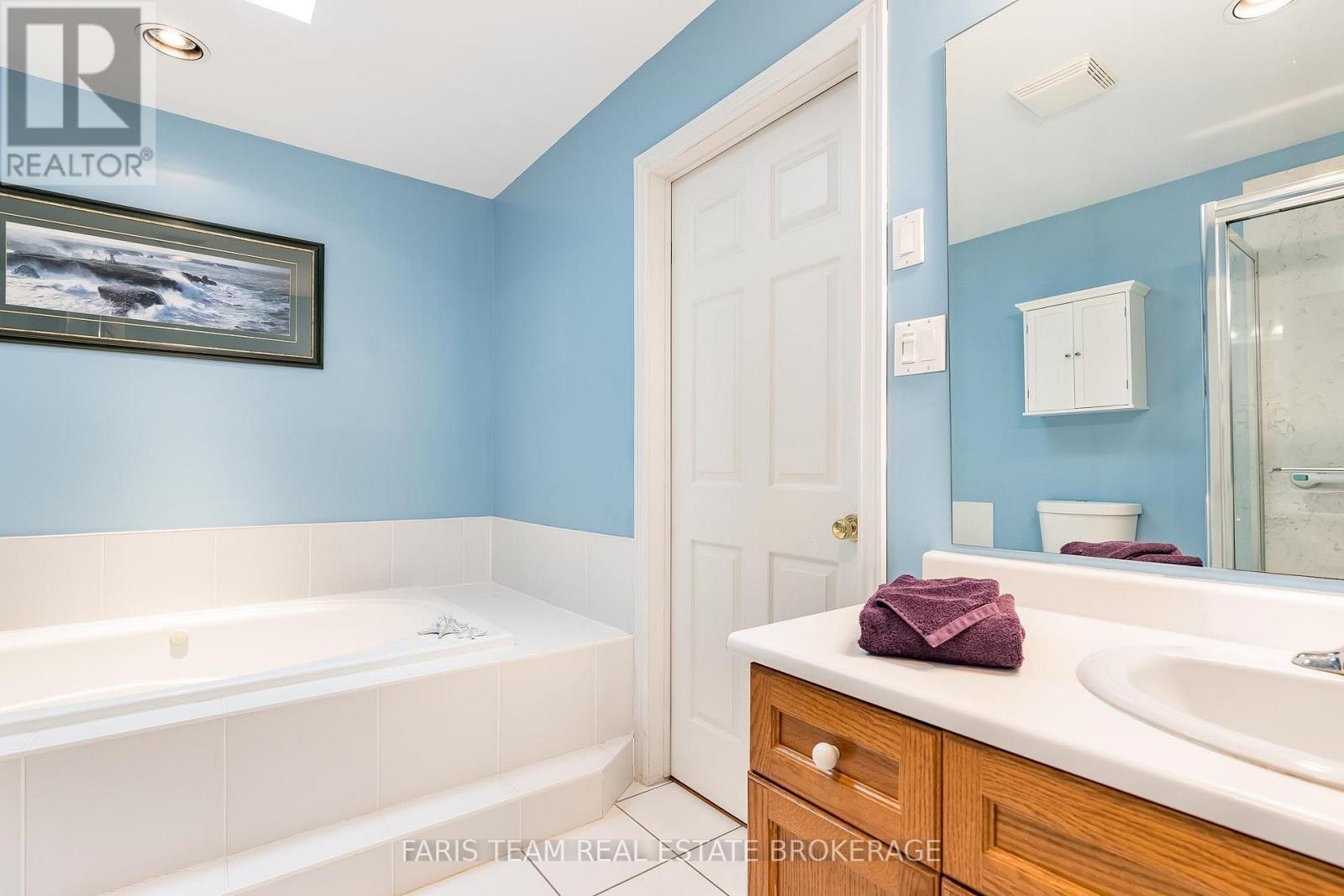 1033 Cameron Street, Innisfil, Ontario  L0L 1C0 - Photo 23 - N13796552