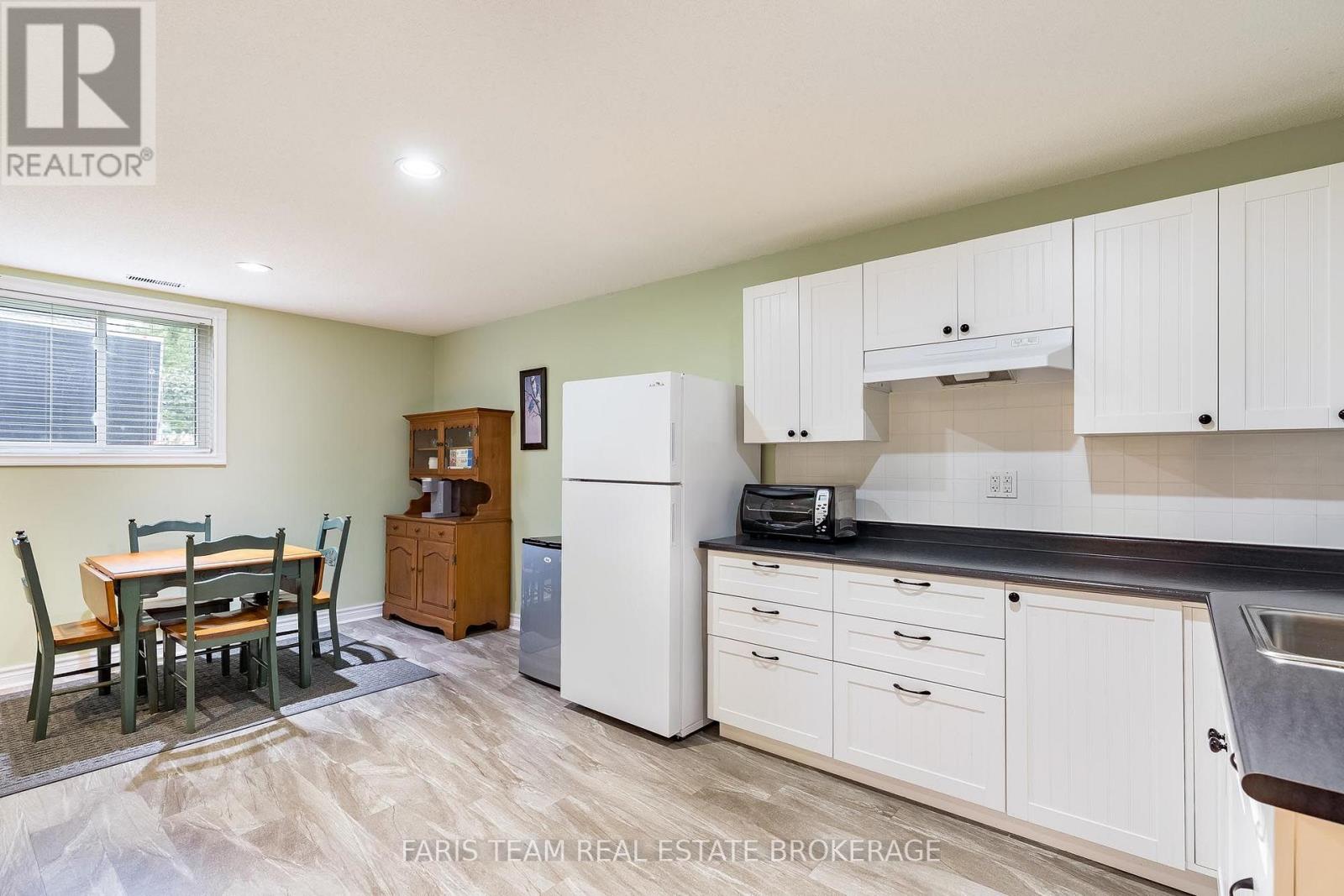 1033 Cameron Street, Innisfil, Ontario  L0L 1C0 - Photo 27 - N13796552