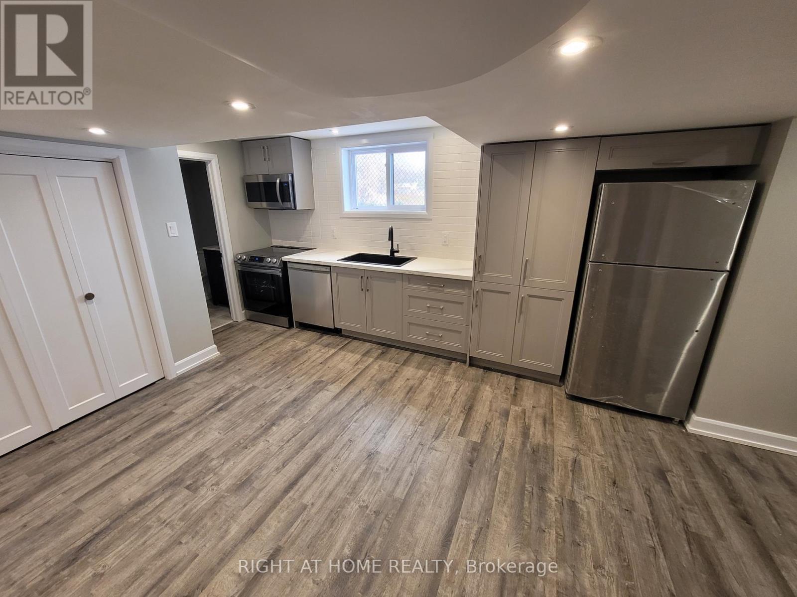 Lower - 205 Cardinal Street, Barrie (Cundles East), Ontario  L4M 6G8 - Photo 3 - S13796360
