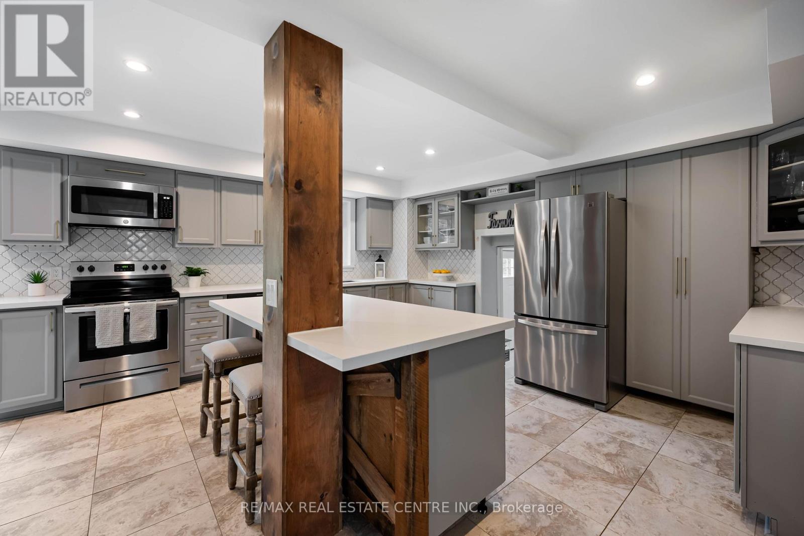 2570 Creemore Avenue, Clearview, Ontario  L0M 1N0 - Photo 13 - S13796472