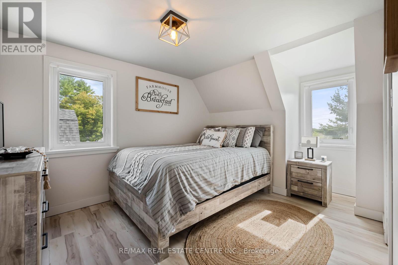 2570 Creemore Avenue, Clearview, Ontario  L0M 1N0 - Photo 19 - S13796472