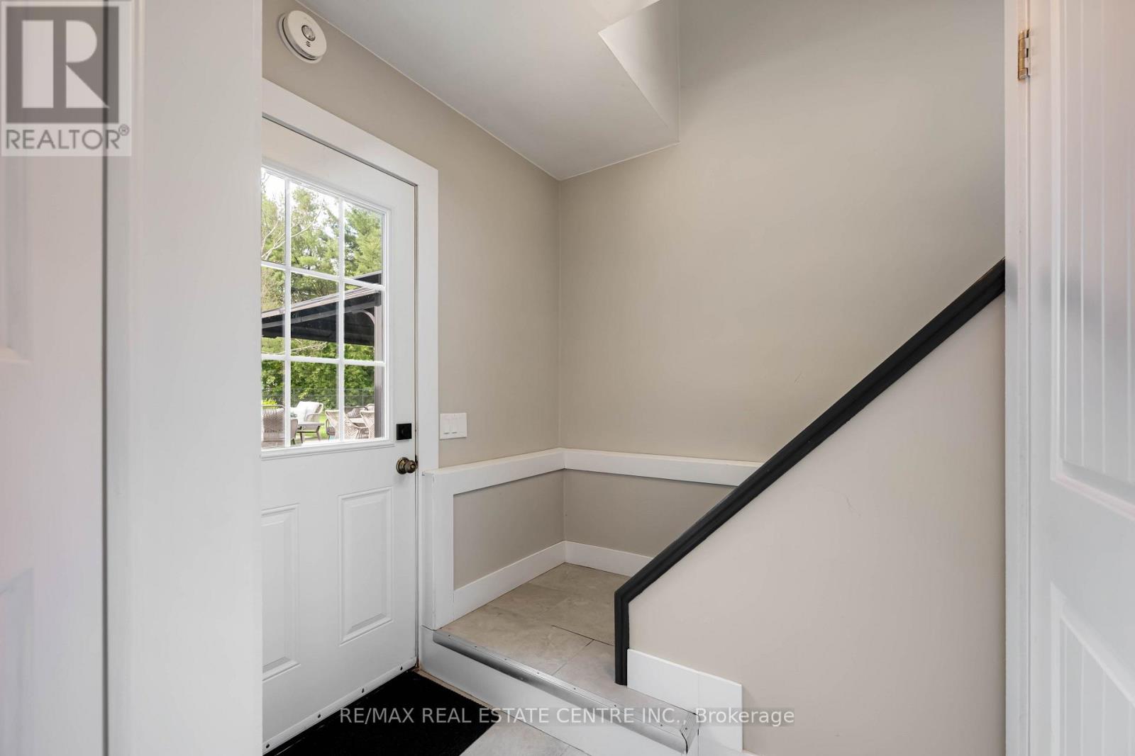 2570 Creemore Avenue, Clearview, Ontario  L0M 1N0 - Photo 35 - S13796472