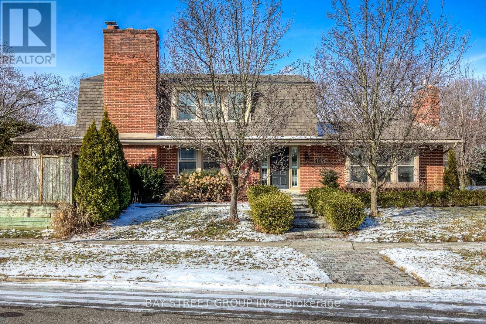 485 Carlton Drive, Oakville, Ontario  L6J 5X2 - Photo 2 - W13796280