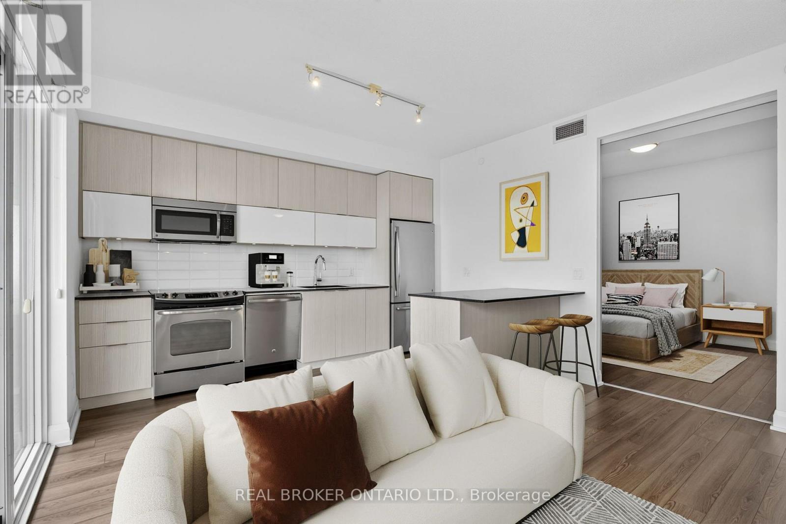 Unit 3002 - 56 Annie Craig Drive, Toronto, Ontario  M8V 0C8 - Photo 2 - W13796384