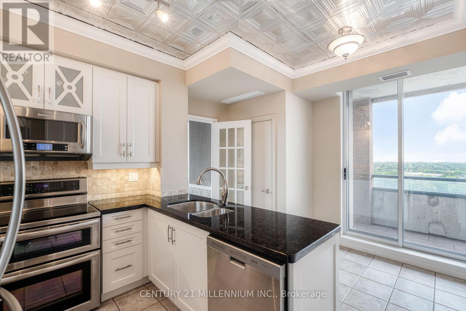 1506 - 1 Belvedere Court, Brampton, Ontario  L6V 4M6 - Photo 17 - W13796424