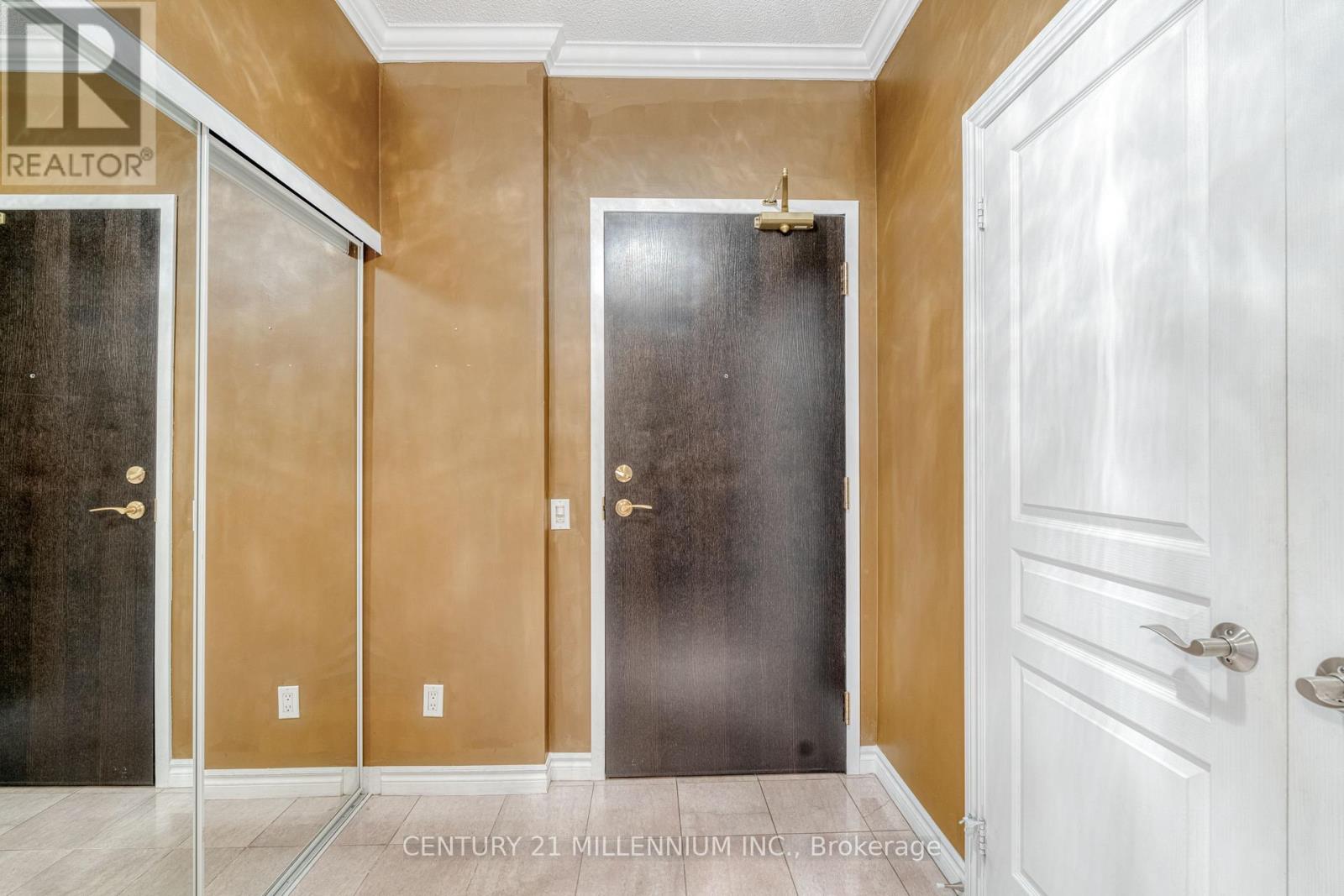 1506 - 1 Belvedere Court, Brampton, Ontario  L6V 4M6 - Photo 5 - W13796424