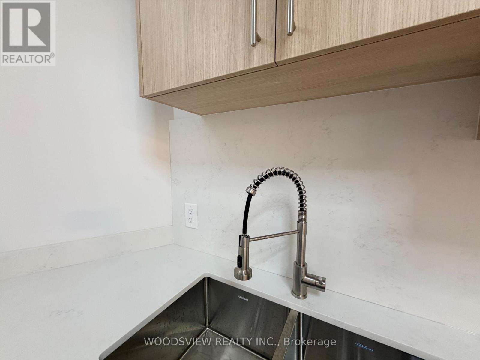 Lower - 152 Medland Street, Toronto, Ontario  M6P 2N5 - Photo 12 - W13796438